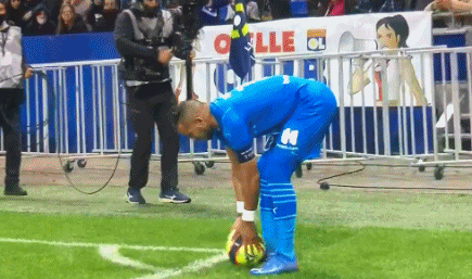 高清：英超利物浦遭绝平3-3 萨拉赫枯坐替补席（高清：英超利物浦3-3被绝平 萨拉赫整场坐替补席）