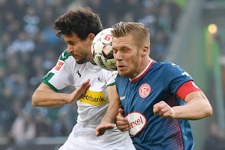 要来切尔西了？哈维-西蒙斯社媒简介删除RB莱比锡字样