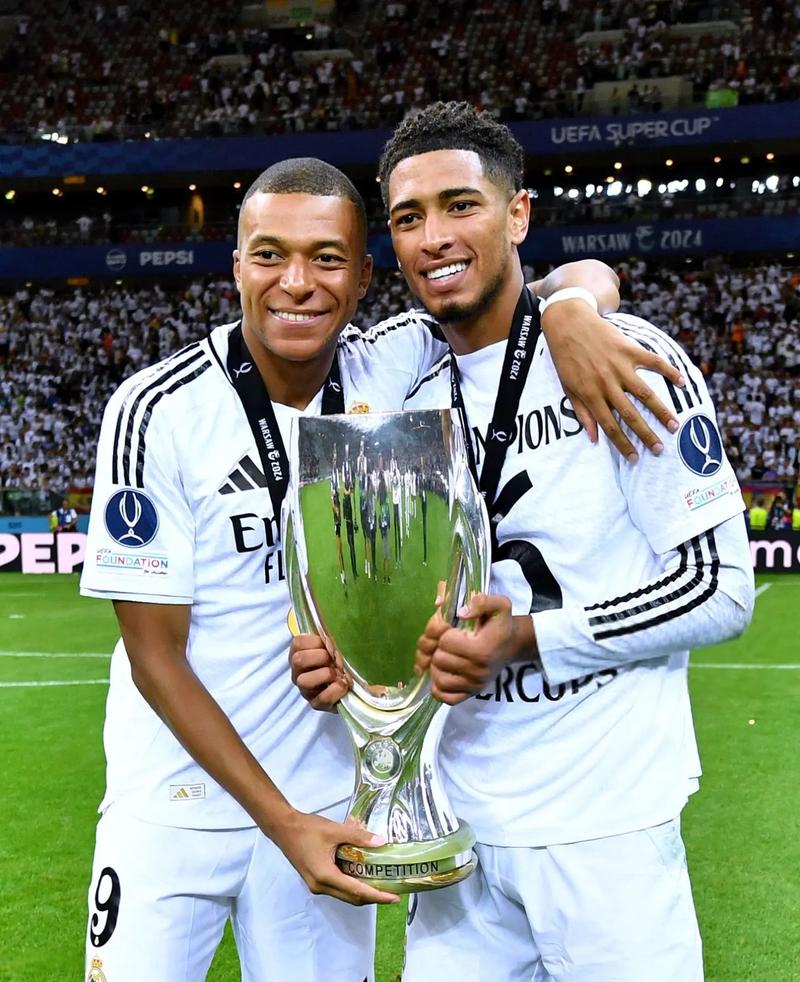 沈阳体育学院教师兼运动员徐梦桃夺得2025-2026赛季自由式滑雪空中技巧世界杯首金