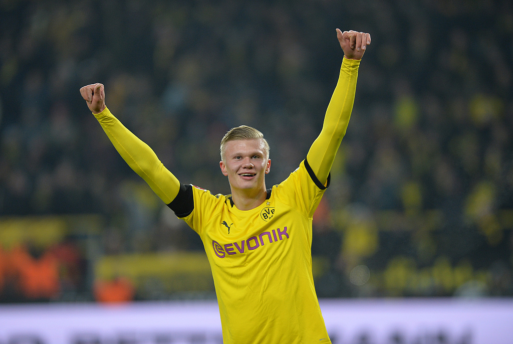 荷兰女国脚罗尔德公开谈论与女友恋情，两人曾因亲密照片受批评